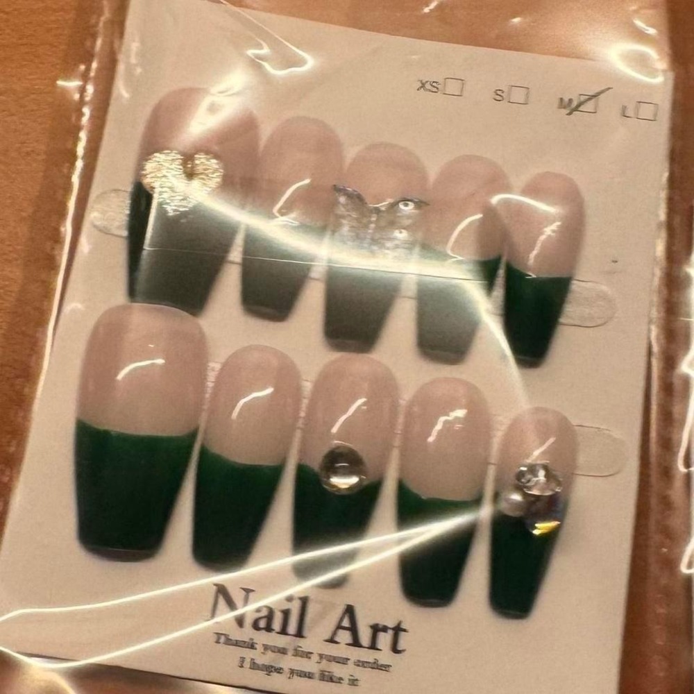 Forest Kiss – French Tip‎ Nail Set with Rhinestones (10pc, M)